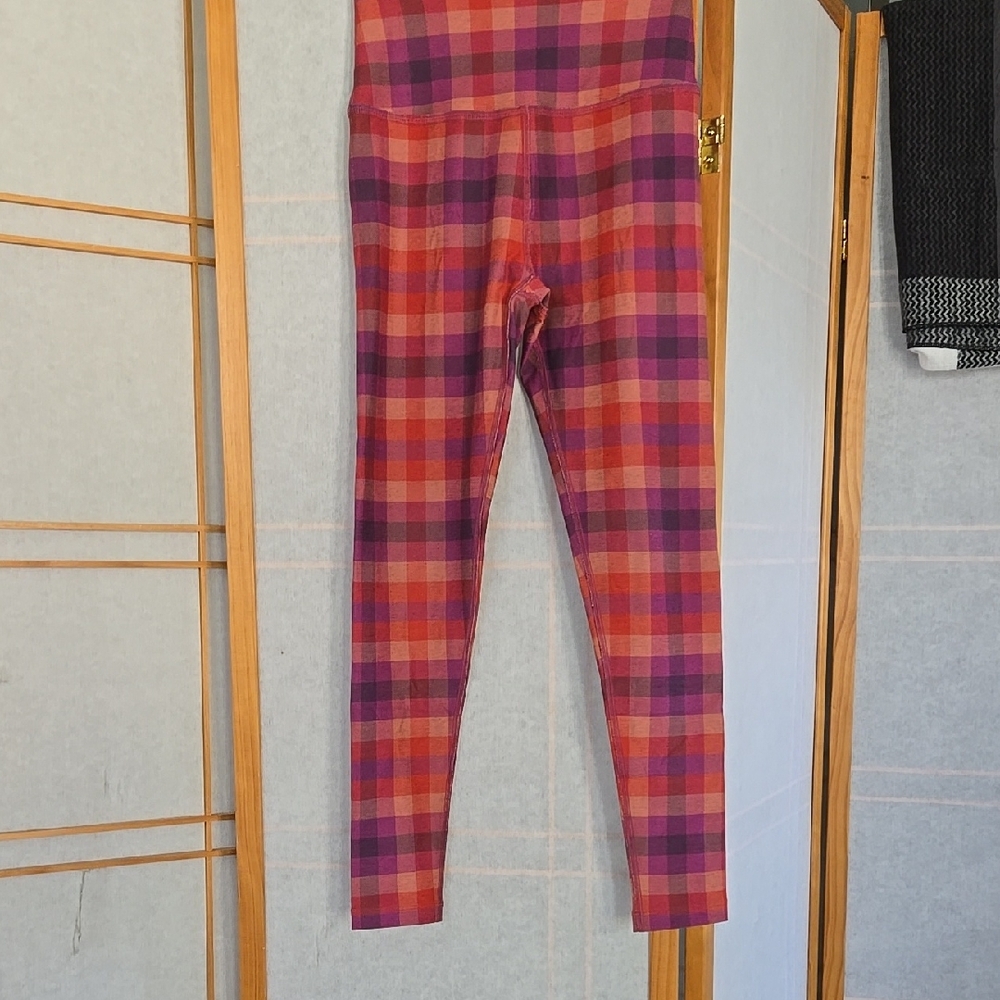 Beyond Yoga NWOT Buttery Soft Plaid Leggings Size Small